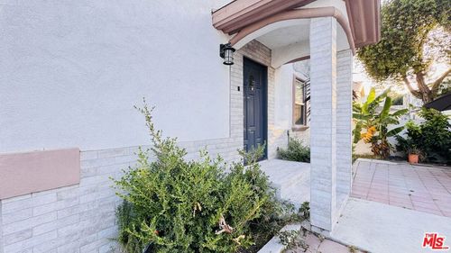 b-4239 W Broadway, Hawthorne, CA, 90250-4501 | Card Image
