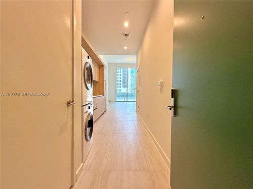 1213-77 Se 5th St, Miami, FL, 33131-4069 | Card Image