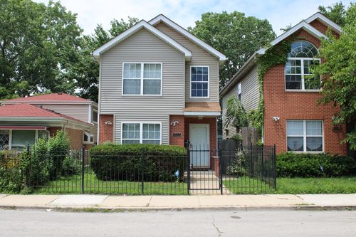 5352 S Shields Ave, Chicago, IL, 60609-6215 | Card Image