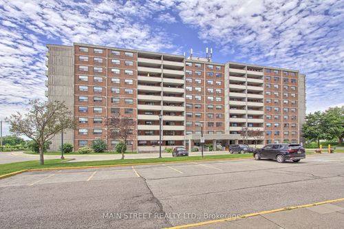 1008-20 William Roe Blvd, Newmarket, ON, L3Y5V6 | Card Image