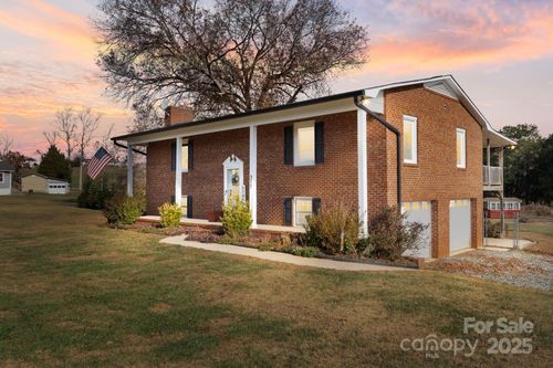 577 John Crotts Rd, Mocksville, NC, 27028-7304 | Card Image