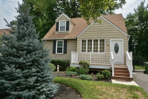 11 Massachusetts Ave, CHERRY HILL, NJ, 08002-3129 | Card Image