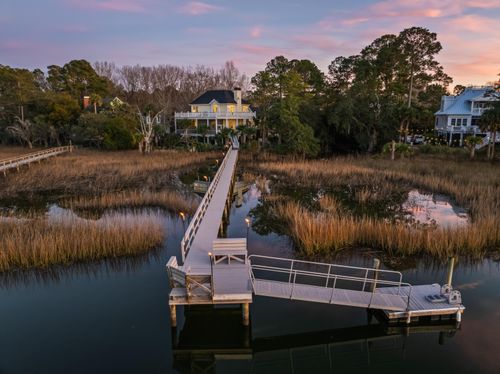 3600 Henrietta Hartford Rd, Mount Pleasant, SC, 29466-7100 | Card Image