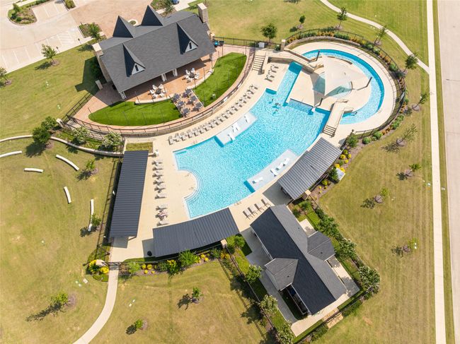 Community pool with lazy river | Image 5