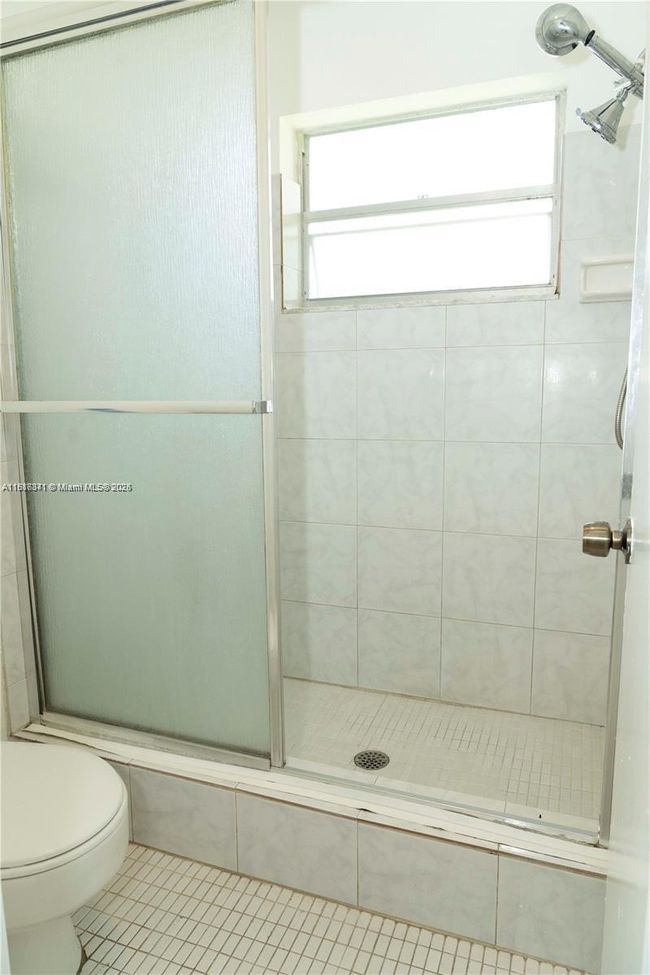 APT-23C - 5140 Sw 40 Th Ave, Condo with 2 bedrooms, 2 bathrooms and null parking in Fort Lauderdale FL | Image 25