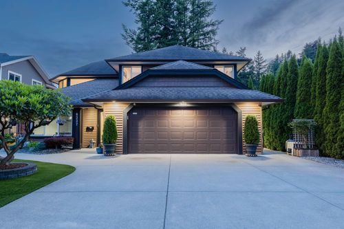 8337 Shimek St, Mission, BC, V2V6S2 | Card Image