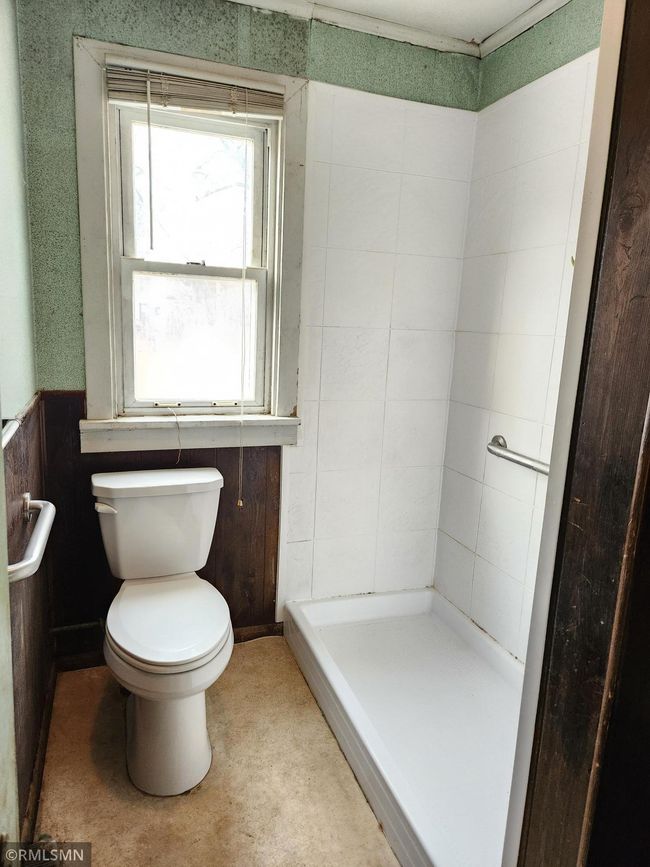 Main floor bathroom | Image 10