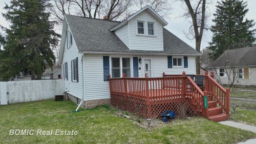 317 Green St, Caro, MI, 48723-1909 | Card Image