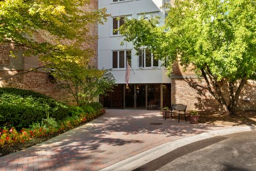 apt-455-200 Lake Blvd, Buffalo Grove, IL, 60089-8204 | Card Image