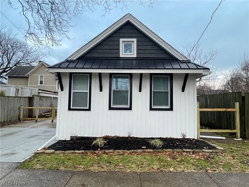 2218 W 30th St, Cleveland, OH, 44113-4050 | Card Image