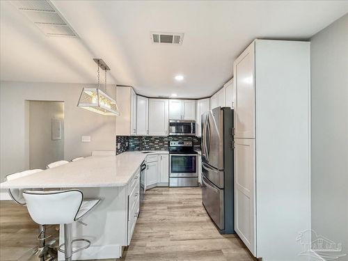 221-1100 Shoreline Dr, Gulf Breeze, FL, 32561-4736 | Card Image