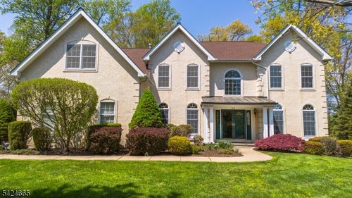 32 Independence Dr, Basking Ridge, NJ, 07920-3815 | Card Image