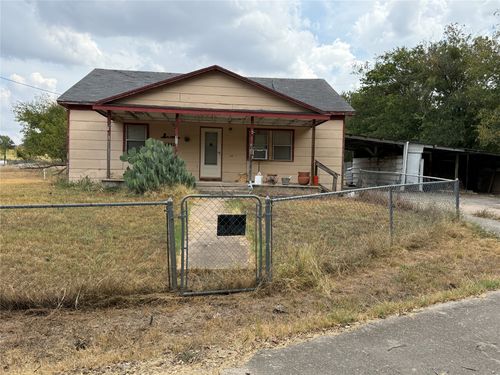 1940 S Pearl St, Comanche, TX, 76442-6101 | Card Image