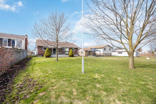 15 Eureka St, House other with 3 bedrooms, 2 bathrooms and 3 parking in Forest ON | Image 40