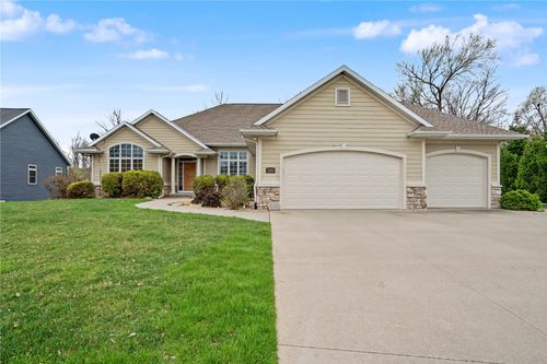 3241 Cedar River Ct Ne, Cedar Rapids, IA, 52411-7650 | Card Image