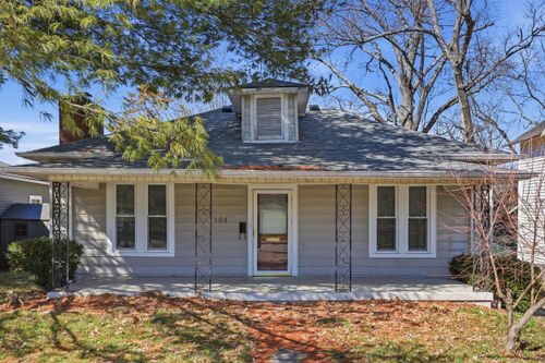 104 S Walnut St, Wilmore, KY, 40390-1332 | Card Image