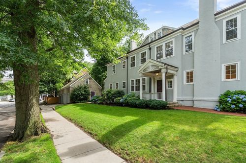 53 Worthington Rd, Brookline, MA, 02446-4019 | Card Image