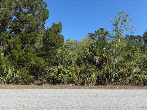 9285 Long Lake Ave, WEEKI WACHEE, FL, 34613-4477 | Card Image