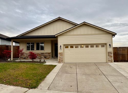 912 Stonewater Dr, Eagle Point, OR, 97524-9072 | Card Image