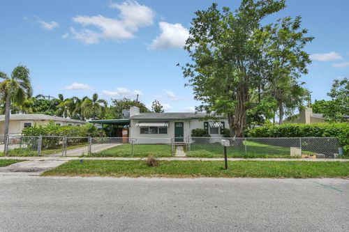 629 Dogwood Rd, West Palm Beach, FL, 33409-6121 | Card Image