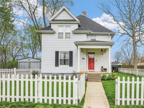 719 E Allen St, Farmer City, IL, 61842-1235 | Card Image