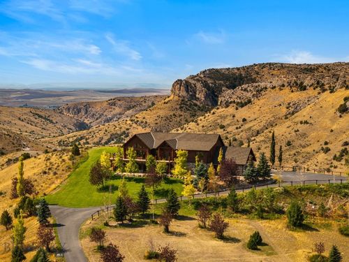 531 Mossy Rock Ln, Manhattan, MT, 59741-8075 | Card Image