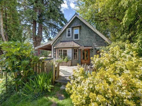 2602 Lower Rd, Roberts Creek, BC, V0N2W4 | Card Image
