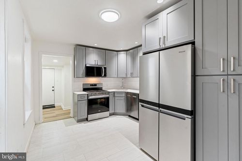 5221 Walton Ave, PHILADELPHIA, PA, 19143-2607 | Card Image