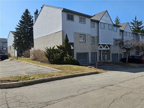 43-589 Beechwood Dr, Waterloo, ON, N2T2K9 | Card Image
