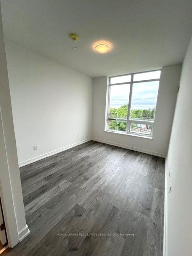 518 - 1010 Dundas St E, Condo with 3 bedrooms, 2 bathrooms and 1 parking in Whitby ON | Image 9