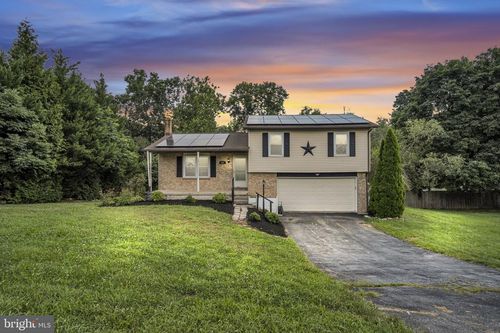 205 Berry Dr, HARRISBURG, PA, 17112-9389 | Card Image
