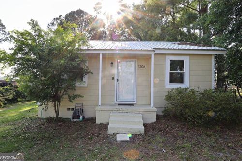 1206 Mcarthur Dr, Valdosta, GA, 31601-3620 | Card Image