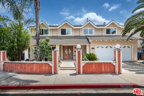 13604 Lemay St, Valley Glen, CA, 91401-1114 | Card Image