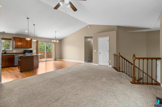 1313 W Creekside Dr, House other with 5 bedrooms, 3 bathrooms and null parking in Brandon SD | Image 7