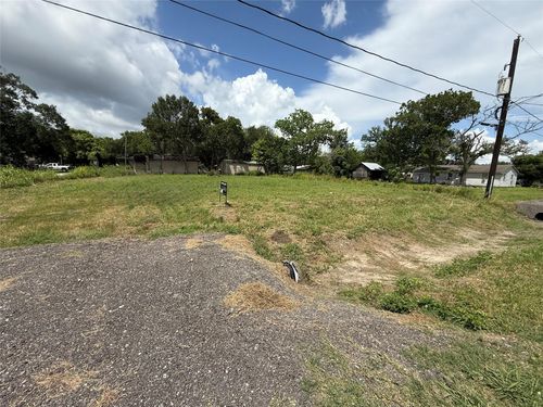 4316 7th St, Bacliff, TX, 77518-1713 | Card Image