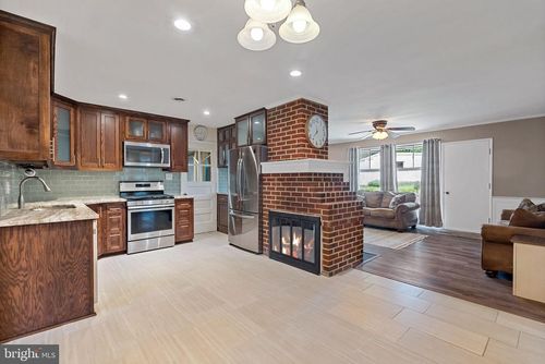 7407 Falmouth St, SPRINGFIELD, VA, 22150-4004 | Card Image