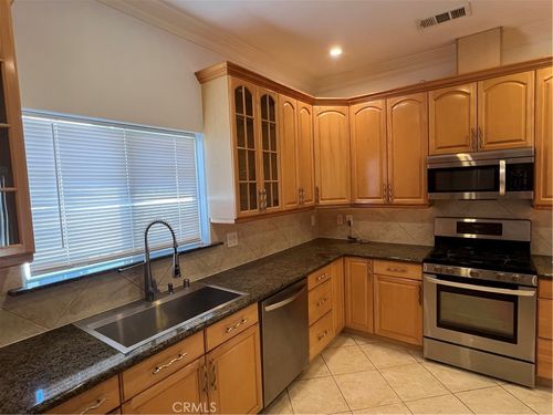 a-517 Concord, Glendale, CA, 91203 | Card Image