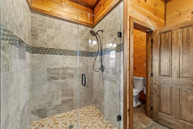 9 Kensington Dr, Home with 3 bedrooms, 3 bathrooms and null parking in Mineral Bluff GA | Image 26