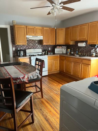 35-37 White Street, Home with 6 bedrooms, 3 bathrooms and null parking in Bridgeport CT | Image 2