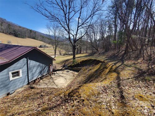 1107 Hamburg Rd, Bakersville, NC, 28705-8906 | Card Image