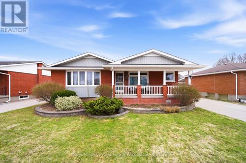 4018 Montcalm Crescent, Niagara Falls (Chippawa), ON, L2G6L8 | Card Image