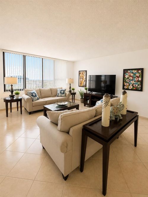 401-3505 S Ocean Dr, Hollywood, FL, 33019-2831 | Card Image