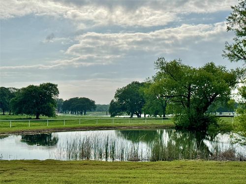 9722 Oak Creek Dr, Pilot Point, TX, 76258-6239 | Card Image