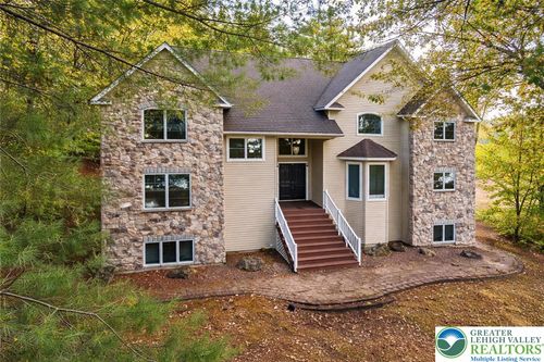 205 Osprey Way, East Stroudsburg, PA, 18302-6698 | Card Image