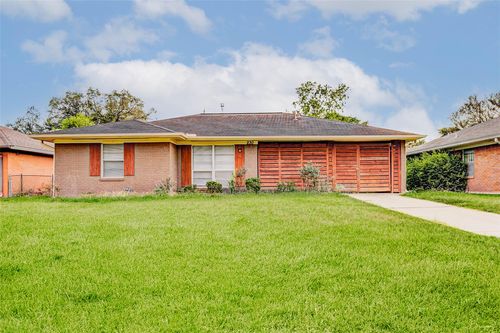 230 Bizerte St, Houston, TX, 77022-1510 | Card Image