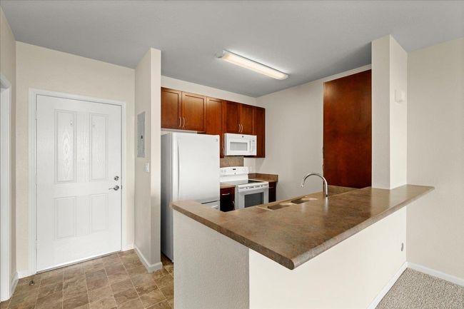APT-2903 - 145 Hoowaiwai Loop, Condo with 2 bedrooms, 2 bathrooms and null parking in Wailuku HI | Image 7
