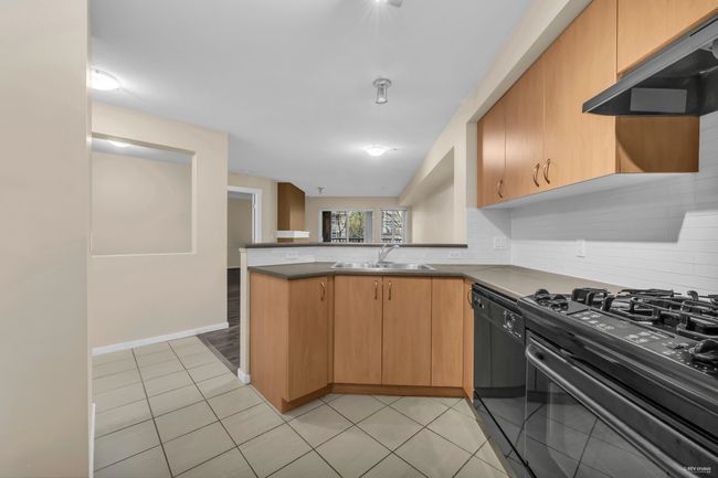 315 - 9283 Government St, Condo with 1 bedrooms, 1 bathrooms and 1 parking in Burnaby BC | Image 5