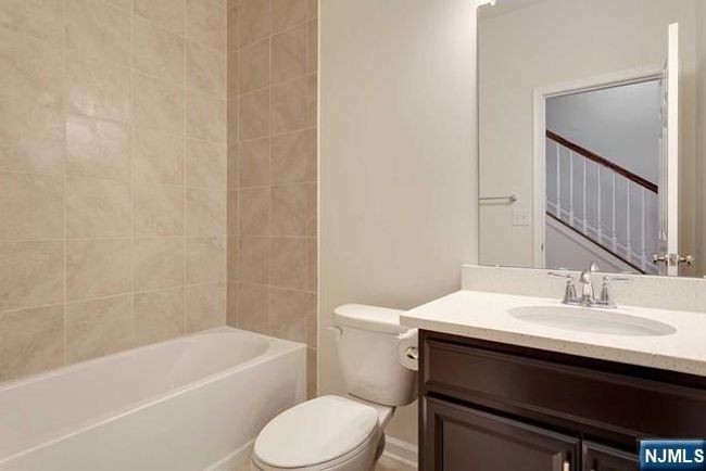 12-10 Plaza Rd, Townhouse with 3 bedrooms, 4 bathrooms and null parking in Fair Lawn NJ | Image 5