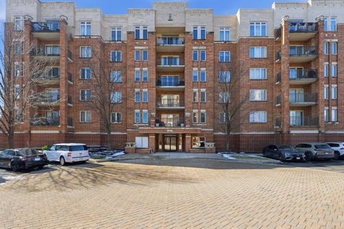 apt-302-655 Perrie Dr, Elk Grove Village, IL, 60007-7900 | Card Image