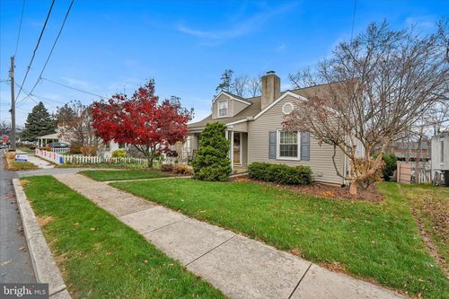 223 Lemon St, ELIZABETHTOWN, PA, 17022-2712 | Card Image